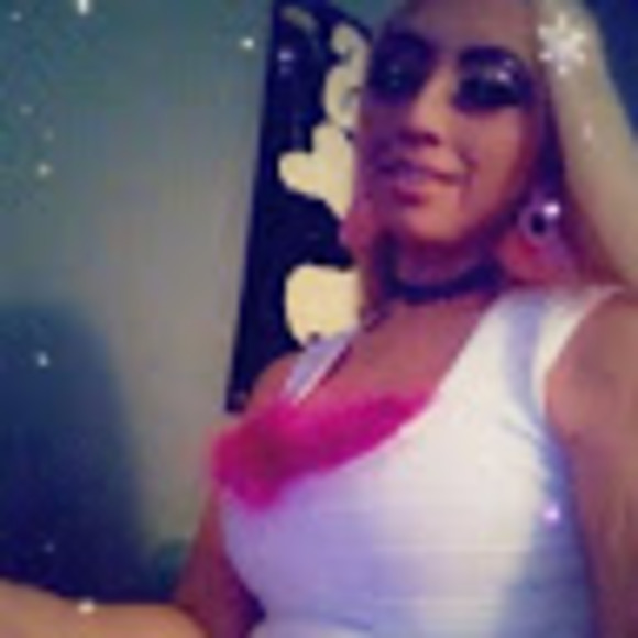 Meet your Posher, Madison - Picture 1 of 1